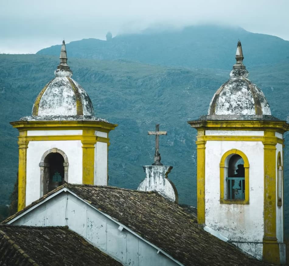 Quando calano le ombre partono le musiche, le risate, l’allegria, perché Ouro Preto è sede di una famosa Università