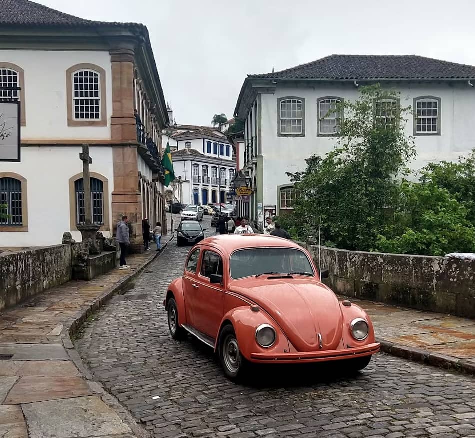 Le luci magiche dei lampioni di Ouro Preto permettono di rivivere i tempi passati, di immaginare con più realismo la sua età dell’oro.