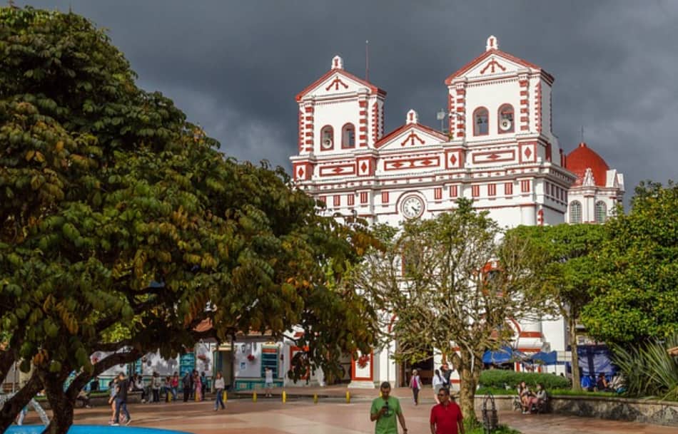 La Sierra Nevada di Santa Marta si erge con la maestosità di un santuario
