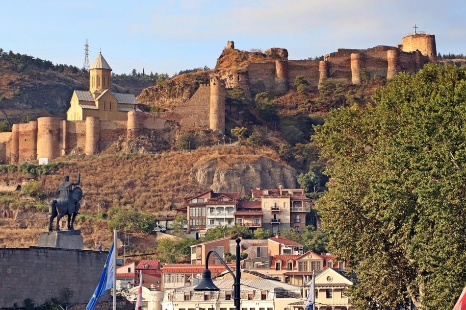 Tbilisi: la Parigi dei balconi